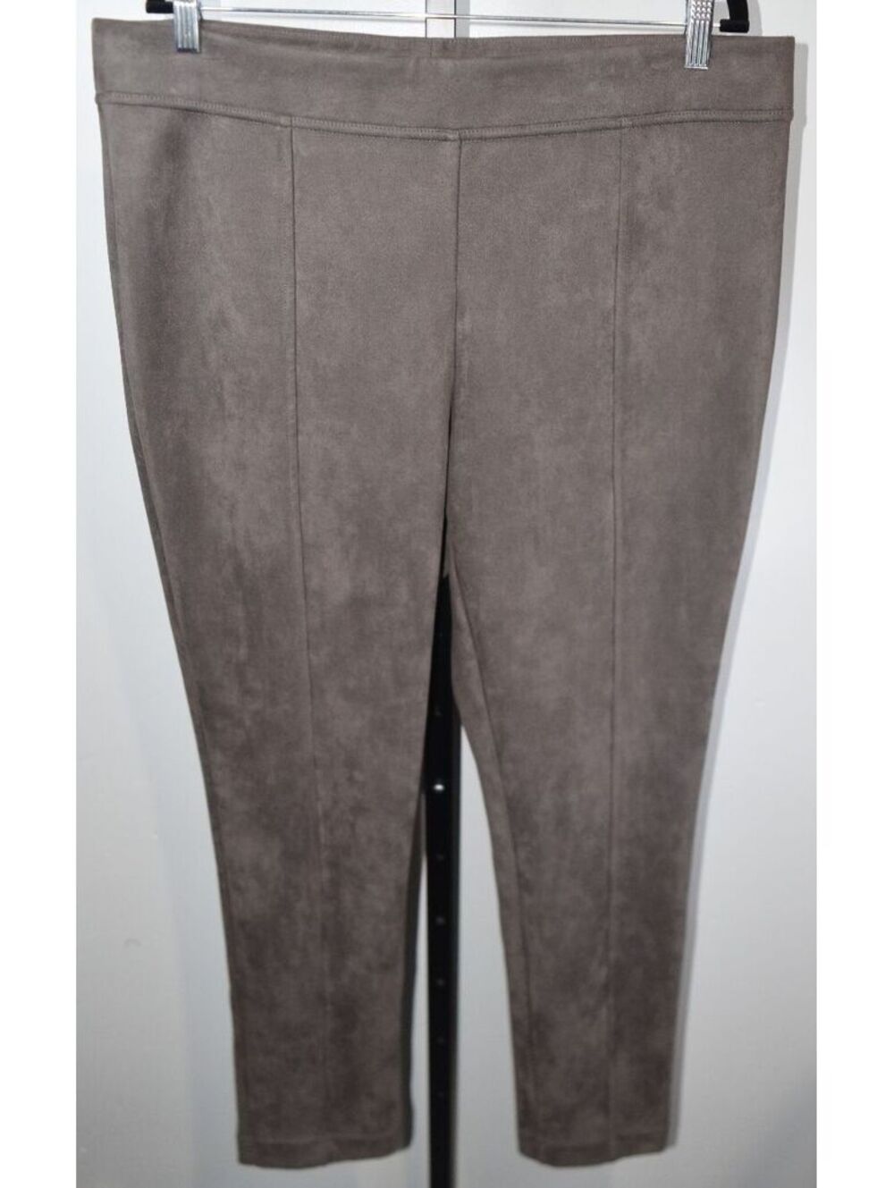 Andrew Marc Taupe Faux Suede Pull On Stretch Pants Womens XL Skinny Leg